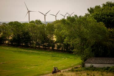 Regeringen vil gøre det muligt at sætte VE-anlæg op flere steder