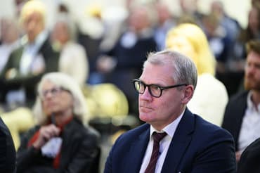 Dømt eksdirektør i DI siger farvel til bestyrelsespost