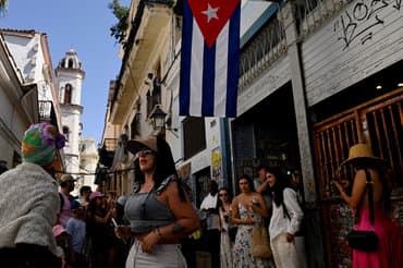 Brændstofblokade giver problemer for Cubas turisme