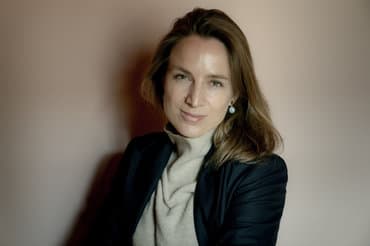 Theresa Scavenius stiller op som løsgænger