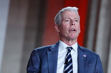 USA vil i næste uge begynde at frigive 172 millioner tønder olie