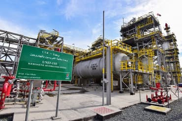 Olieraffinaderi i Kuwait brænder efter droneangreb