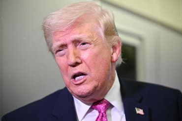 Trump lufter ønske om at tage kontrol over iransk olie