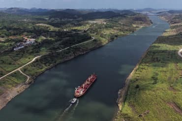 Flere skibe sejler gennem Panamakanalen efter Iran-krig