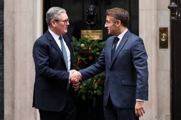 Starmer og Macron holder konference om plan for et åbent Hormuzstræde