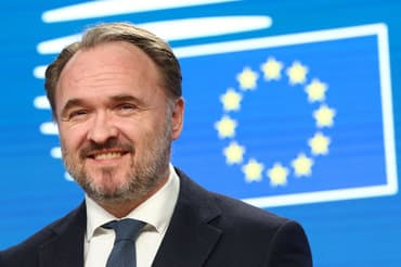 Dansk EU-kommissær spår om sommer med færre og dyrere fly