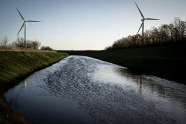Opførelsen af vindmøller på land er næsten gået helt i stå