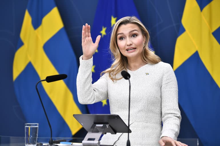Sverige sætter elkabel til Danmark på pause efter EU-konflikt