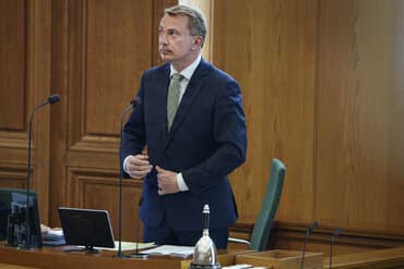 Regeringen siger nej til DF-borgerforslag om billigere benzin