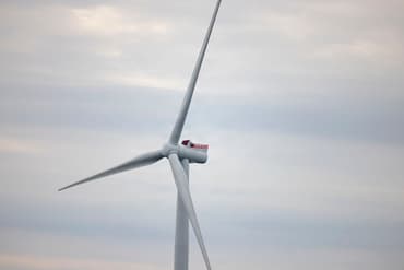 Vattenfall vinder udbud om to havvindmølleparker