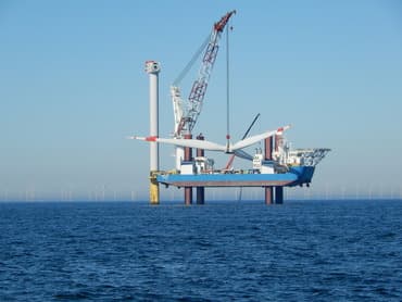 Semco Maritime sælger to fartøjer og indgår partnerskab med køberen