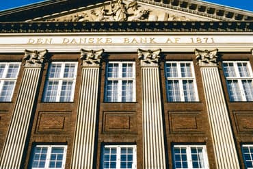 Danske Bank sender grønne millioner videre til sortlistede olieselskaber