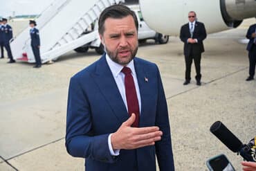 Vance om video af angreb på olieø: Trump sender en besked til Iran