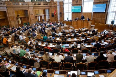Bredt flertal vedtager akutplan for elnettet: Gør op med først-til-mølle-princip