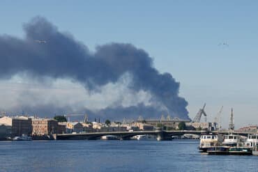 Russisk olieterminal i brand efter ukrainsk droneangreb